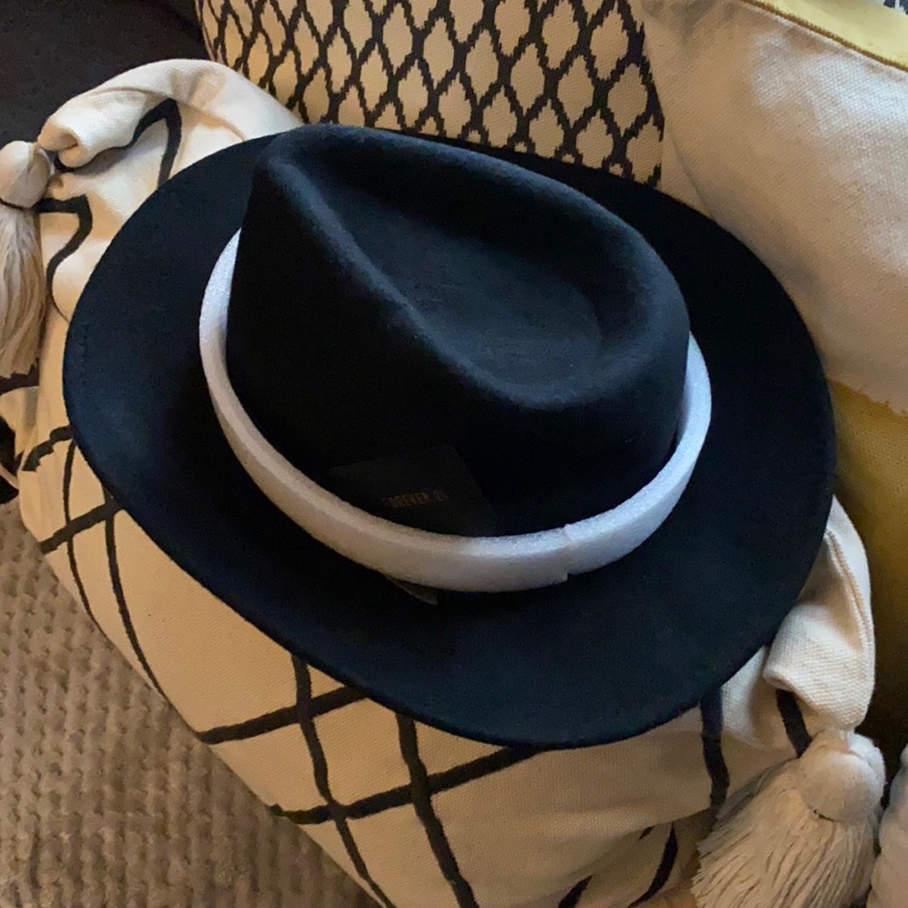 Forever 21 Wool Fedora Hat ❤️